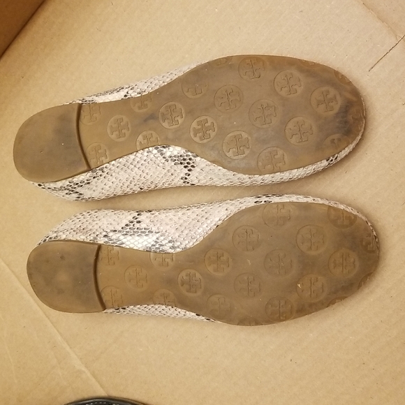 Tory Burch shoes- size 8 - Picture 7 of 12